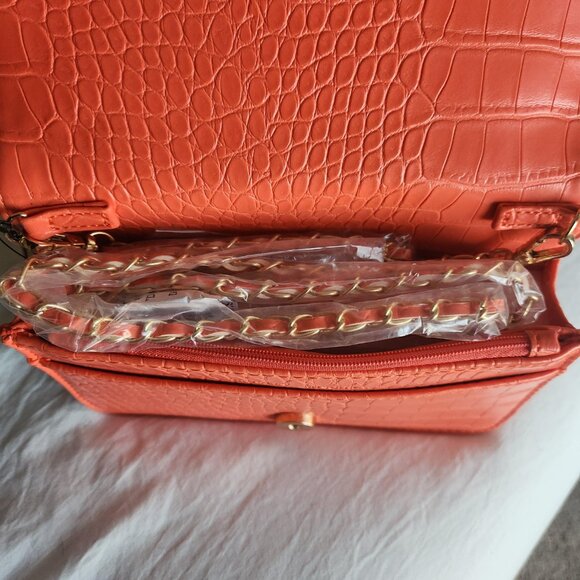 Badgley Mischka Croco Crossbody Bag with Logo Plate NWT - Picture 4 of 9